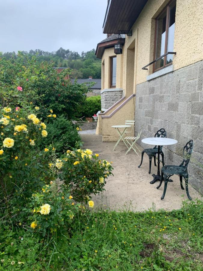 Gezellige Villa Met Open Haard En Zonnige Tuin. Doische Luaran gambar