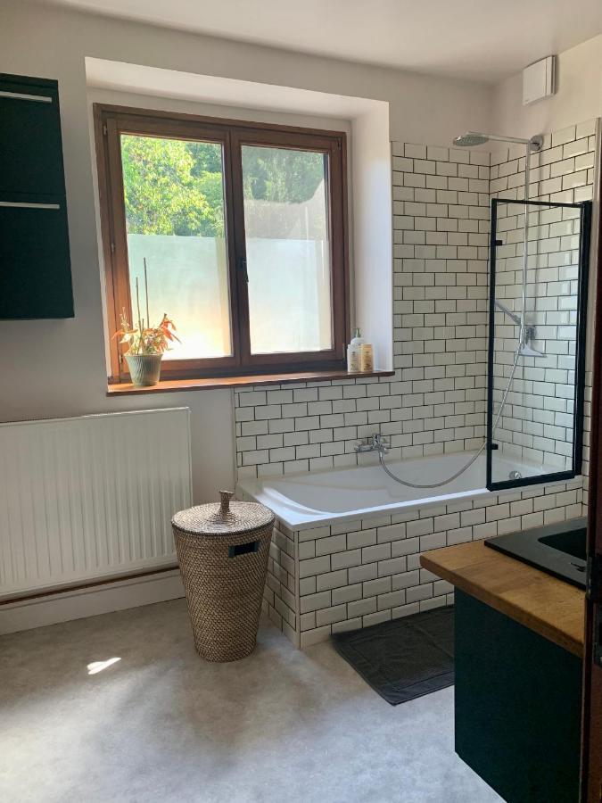 Gezellige Villa Met Open Haard En Zonnige Tuin. Doische Luaran gambar